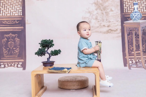 樟树孕妇肚子上的黑线